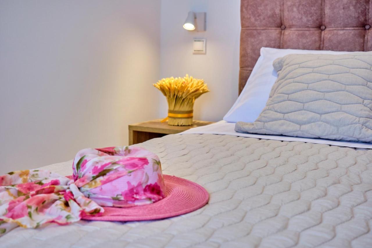 Sunflower Suites Gouvia Corfu エクステリア 写真